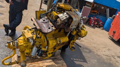 Excavator Komatsu SA4D102E-1 pentru buldoexcavator — fotografia 6