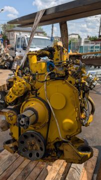 Excavator Komatsu SA4D102E-1 pentru buldoexcavator — fotografia 7