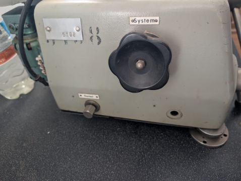 Aparat verificare presiune / etalonare manometre (metrologie)DDR 3/PD S0 + greutăți — fotografia 4