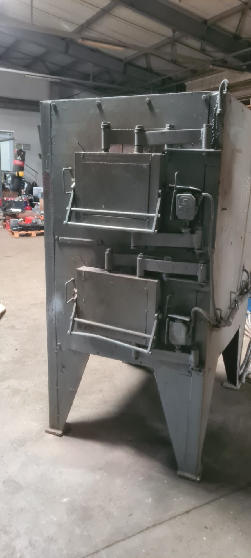 Cuptor tratamente termice pentru metale ,electric